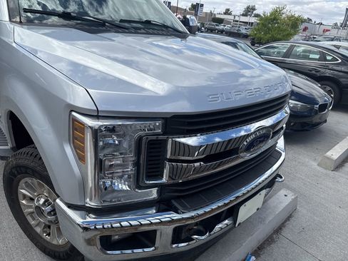 Used 2018 Ford F250 XLT w/ XLT Premium Package AWD/4WD image 14