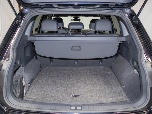 Used 2023 Volkswagen Tiguan SE R-Line AWD/4WD image 13