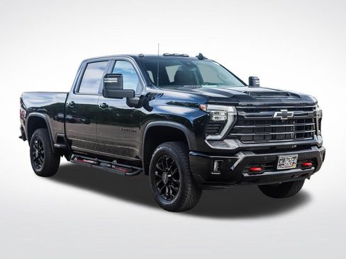 Used 2025 Chevrolet Silverado 3500 LT w/ Trail Boss Package AWD/4WD image 7
