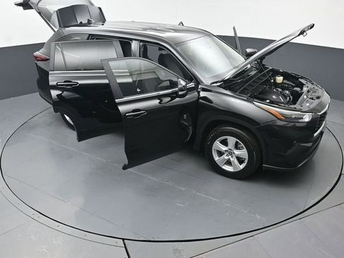 Certified 2025 Toyota Highlander LE image 56