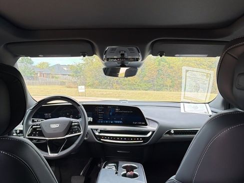 Used 2025 Cadillac Lyriq Sport image 14