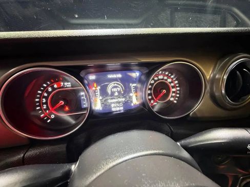 Used 2019 Jeep Wrangler Unlimited Rubicon AWD/4WD image 13