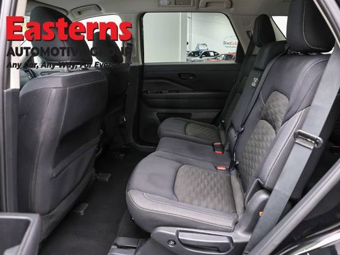 Used 2024 Nissan Pathfinder SV w/ Lighting Package (N92) AWD/4WD image 22