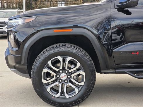 Used 2024 GMC Canyon AT4 w/ Technology Package image 5