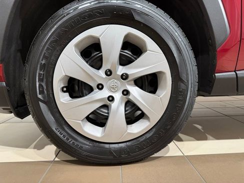 Certified 2023 Toyota RAV4 LE AWD/4WD image 9