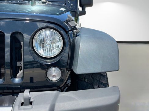 Used 2017 Jeep Wrangler Sport w/ Connectivity Group AWD/4WD image 9