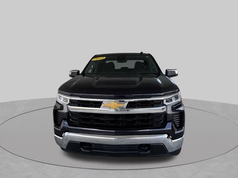 Used 2023 Chevrolet Silverado 1500 LT AWD/4WD image 3