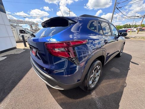 Used 2024 Chevrolet Trax LT w/ Driver Confidence Package FWD image 6