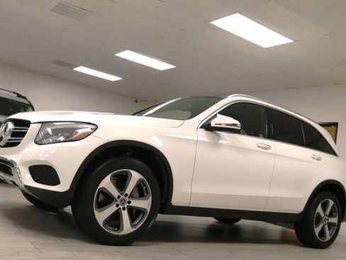 Used 2019 Mercedes-Benz GLC 300 4MATIC w/ Multimedia Package image 14