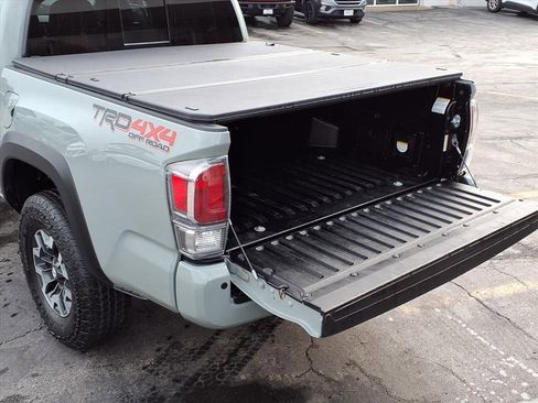 Used 2022 Toyota Tacoma TRD Off-Road image 44