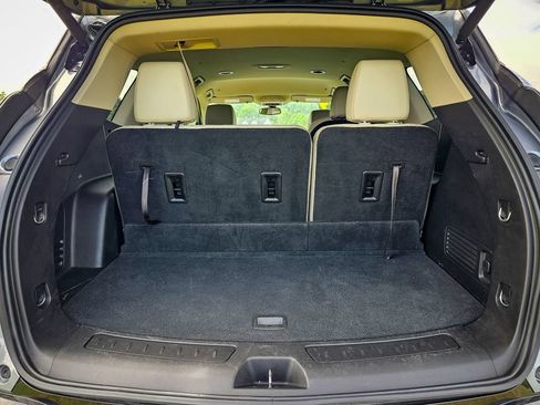 Used 2019 Buick Enclave Essence w/ LPO, Cargo Package AWD/4WD image 31