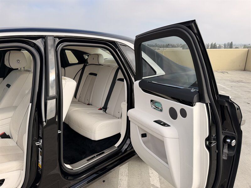 Used 2021 Rolls-Royce Ghost AWD/4WD image 27