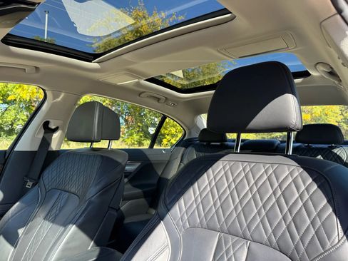 Used 2018 BMW 750i xDrive image 9