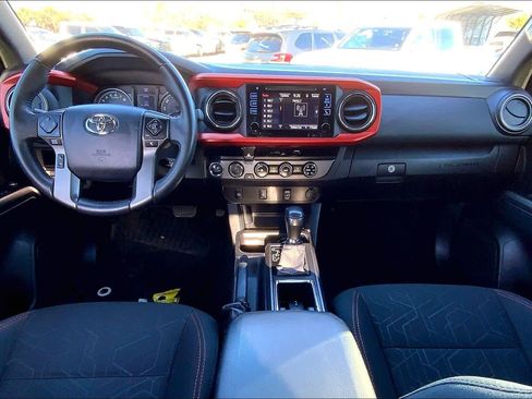 Used 2017 Toyota Tacoma TRD Off-Road w/ Tow Package (A/T) image 14