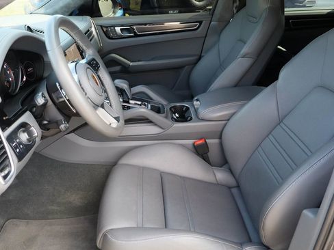 Used 2023 Porsche Cayenne GTS image 20