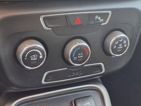 Used 2018 Jeep Compass Sport image 7