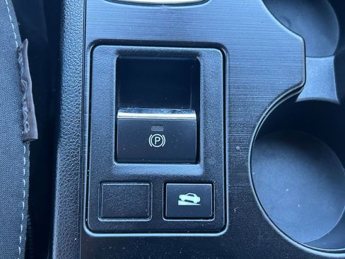 Used 2018 Subaru Legacy 2.5i Premium w/ Eyesight & BSD & Rcta & HBA image 24