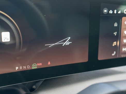 Used 2023 Lucid Air Touring AWD/4WD image 21