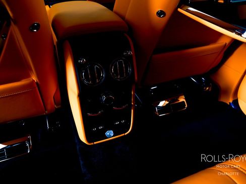 Certified 2026 Rolls-Royce Cullinan Black Badge AWD/4WD image 22
