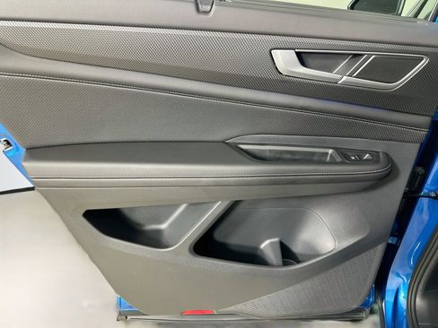 Certified 2024 Volkswagen Atlas Cross Sport SEL R-Line AWD/4WD image 34