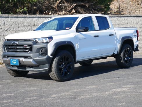 Certified 2024 Chevrolet Colorado Trail Boss w/ Technology Package AWD/4WD image 1
