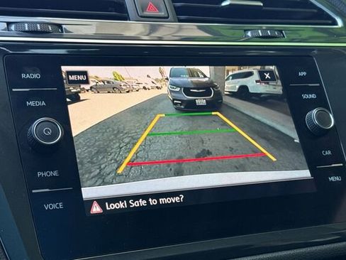 Used 2020 Volkswagen Tiguan SE w/ Panoramic Sunroof Package AWD/4WD image 19