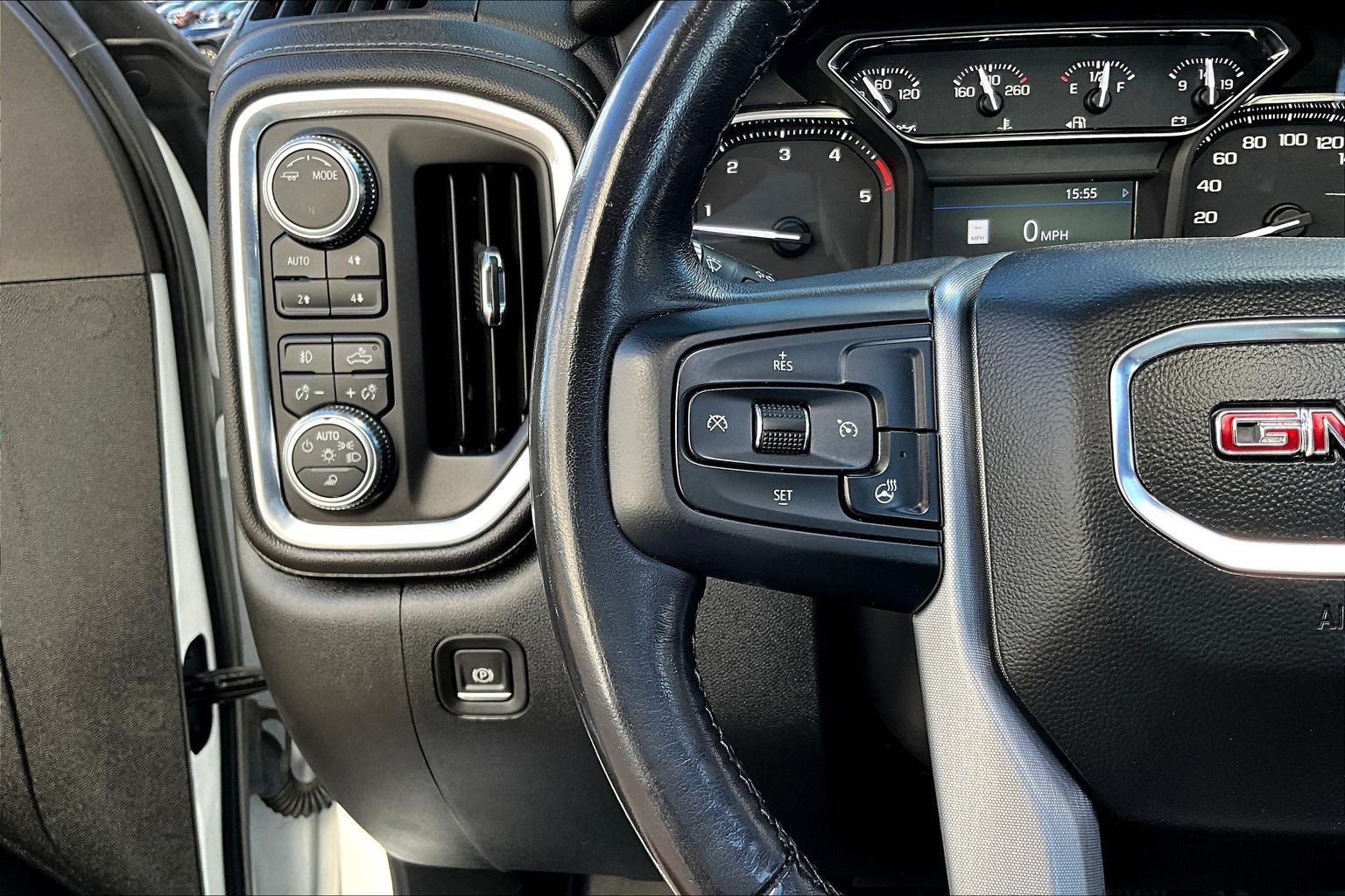 Used 2022 GMC Sierra 3500 SLT w/ SLT Premium Package AWD/4WD image 13