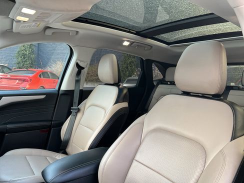 Used 2022 Ford Escape SEL image 11