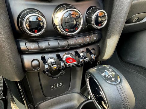 Used 2017 MINI Cooper S image 35