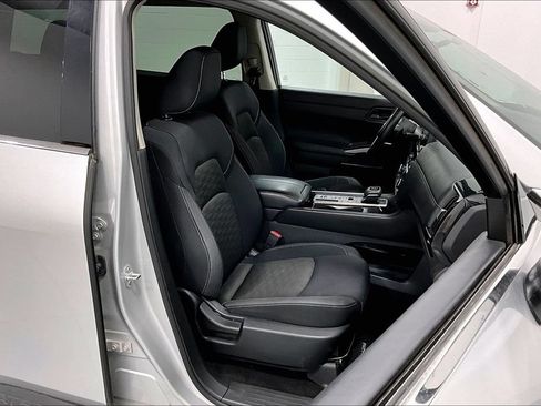 Used 2024 Nissan Pathfinder SV FWD image 9