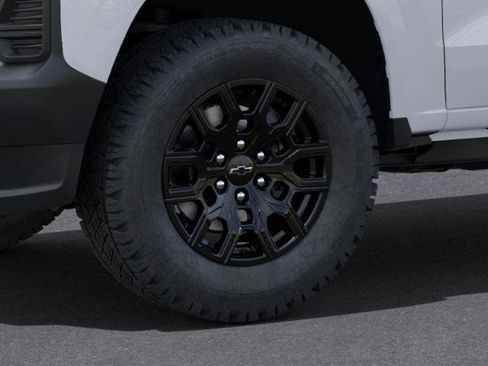 New 2025 Chevrolet Colorado W/T w/ WT Custom Package image 9