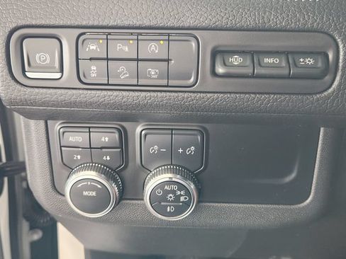 Used 2023 GMC Yukon Denali AWD/4WD image 20