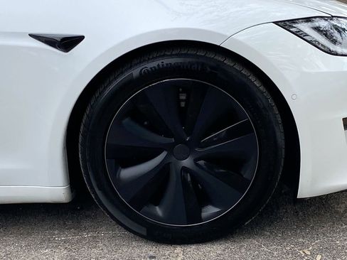 Used 2023 Tesla Model S Standard Range image 9