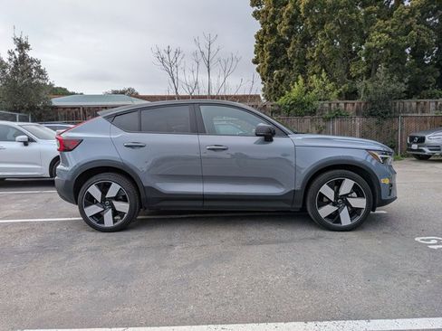 Used 2022 Volvo C40 P8 Recharge Ultimate image 4