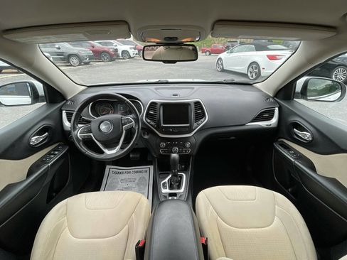 Used 2015 Jeep Cherokee Latitude w/ Comfort/Convenience Group FWD image 10