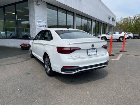 Used 2023 Volkswagen Jetta SE w/ Panoramic Sunroof Package FWD image 8