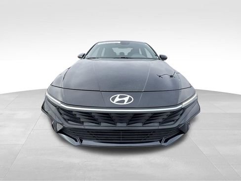 Used 2024 Hyundai Elantra SE FWD image 25