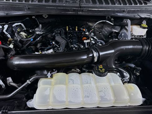 Used 2024 Ford Expedition Max XLT image 33