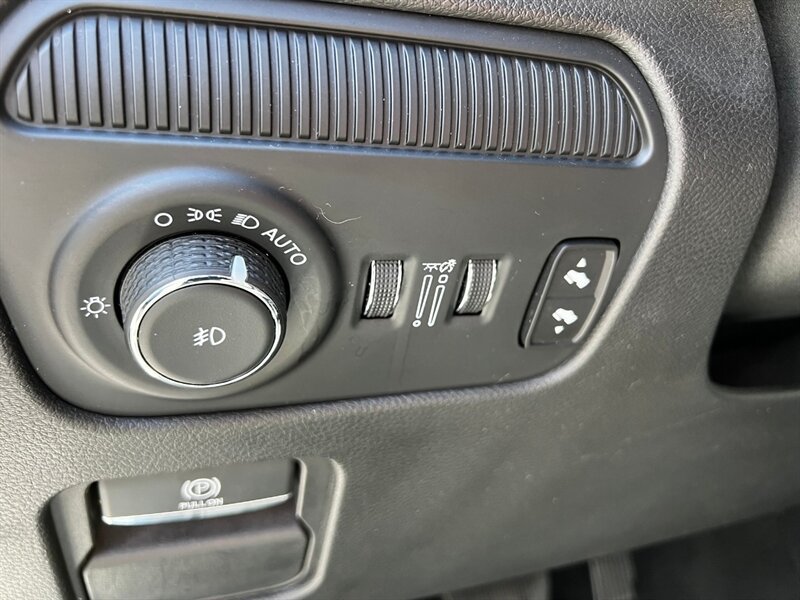 Used 2024 Jeep Grand Wagoneer L 4WD image 35