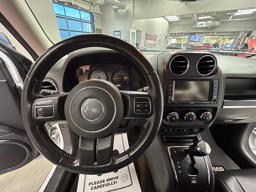 Used 2017 Jeep Patriot High Altitude AWD/4WD image 8