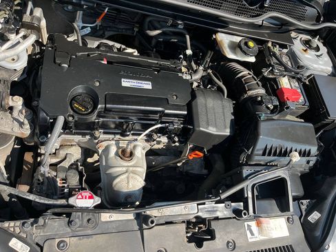 Used 2018 Honda CR-V LX image 3