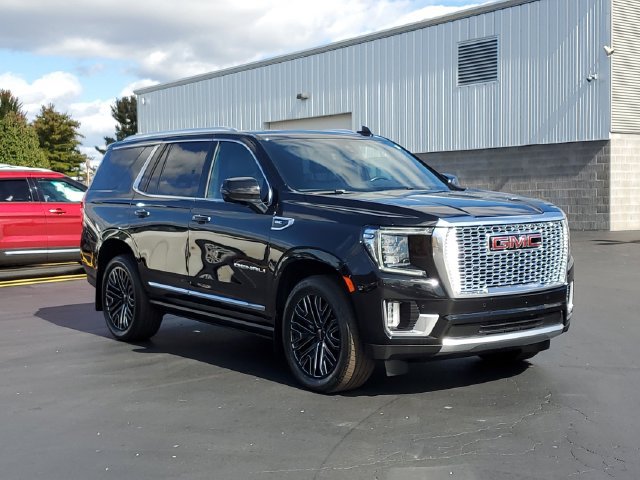 Used 2022 GMC Yukon Denali w/ Denali Premium Package AWD/4WD image 2
