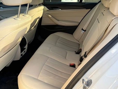 Certified 2023 BMW 530e w/ Convenience Package image 31