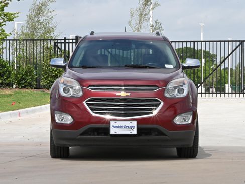 Used 2017 Chevrolet Equinox Premier w/ Enhanced Convenience Package FWD image 3