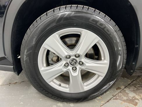 Used 2023 Toyota Highlander LE image 28