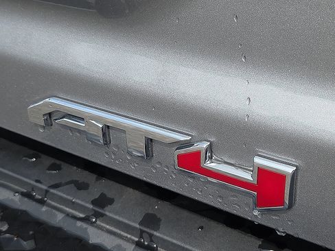 Used 2026 GMC Canyon AT4 image 8