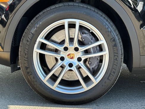 Used 2021 Porsche Cayenne Coupe image 45
