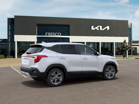 New 2026 Kia Seltos LX FWD image 6