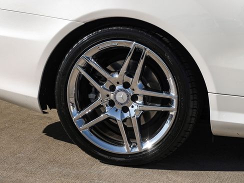 Used 2014 Mercedes-Benz E 550 Cabriolet w/ Premium 1 Package image 40