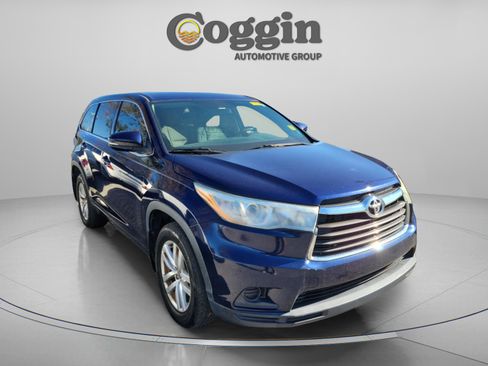 Used 2016 Toyota Highlander LE image 5